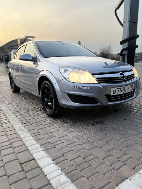 Opel Astra h 2009 рест, мотор 1.6 xer, механика, комплектация cosmo - Автокондиционер в Севастополь