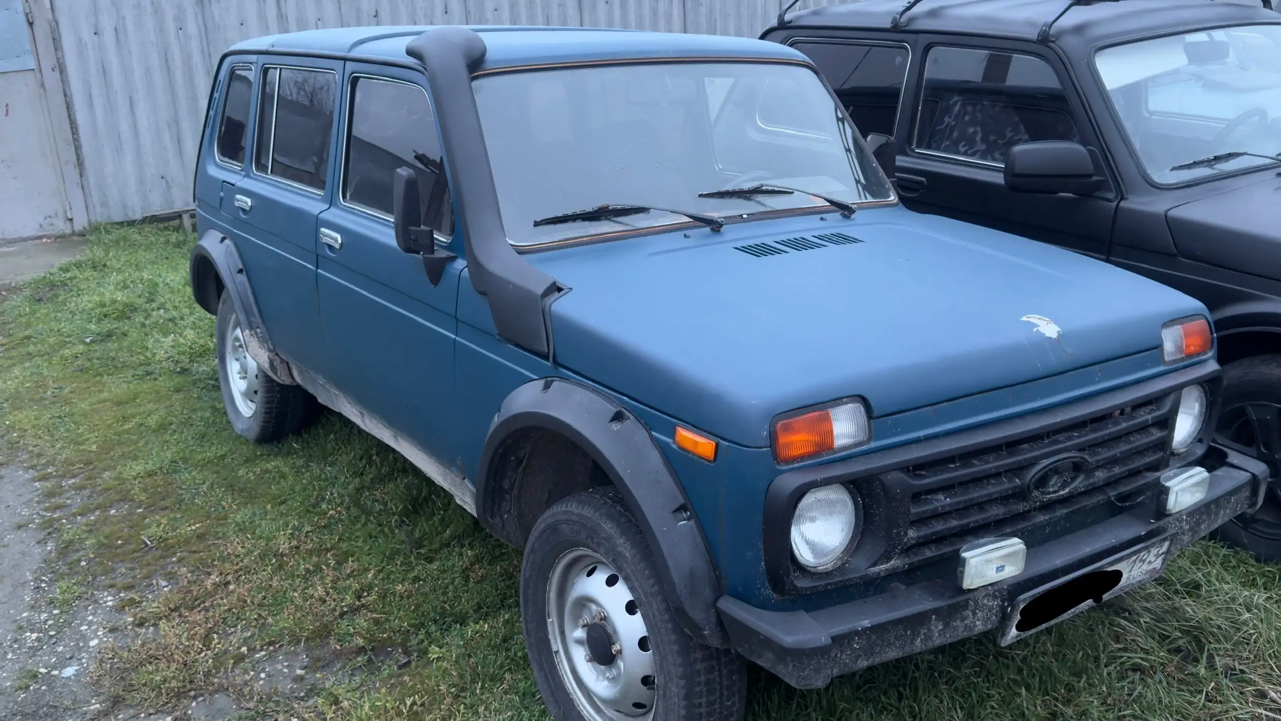 Продажа автомобилей ВАЗ 2131 и УАЗ Патриот в Симферополе - Легковые автомобили (Авто) в Симферополь