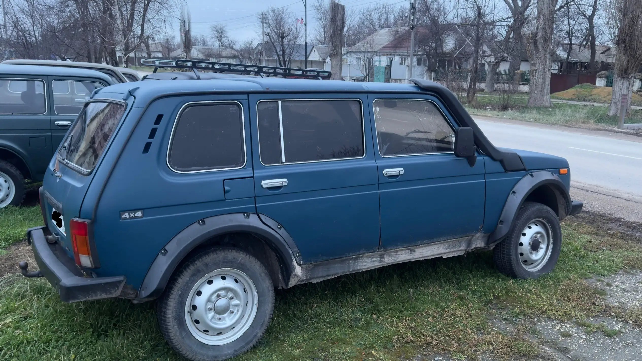 Продажа автомобилей ВАЗ 2131 и УАЗ Патриот в Симферополе - Легковые автомобили (Авто) в Симферополь