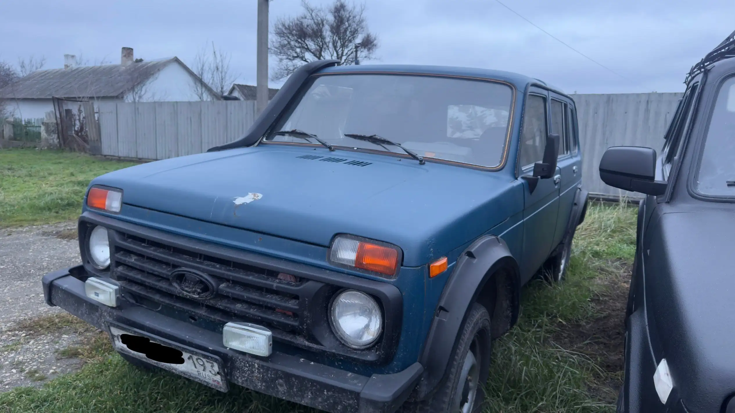 Продажа автомобилей ВАЗ 2131 и УАЗ Патриот в Симферополе - Легковые автомобили (Авто) в Симферополь