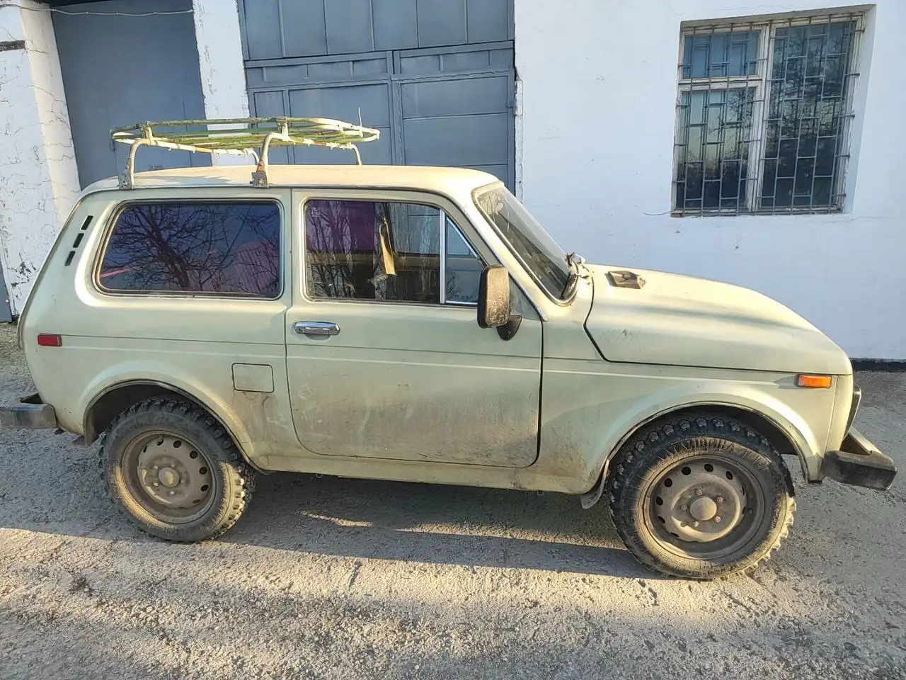 Автомобиль 1981 года на ходу с прицепом - Авто в Симферополь