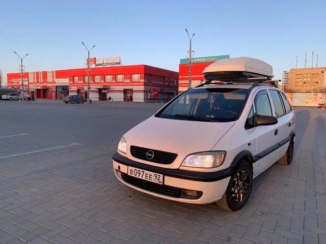 Opel Zafira A 2000 год - семейный минивэн - Легковые автомобили в Евпатория