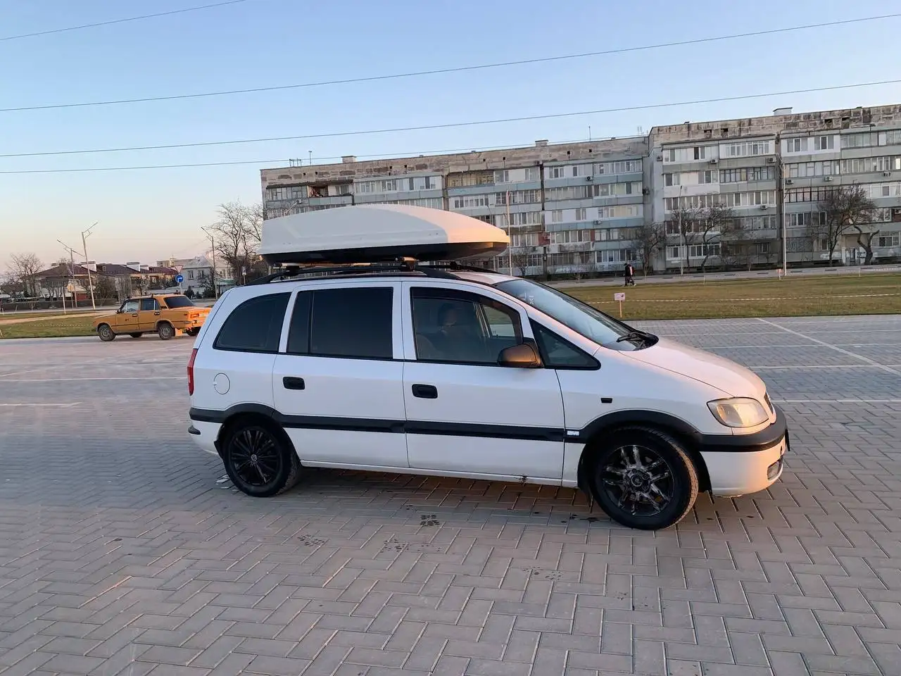 Opel Zafira A 2000 год - семейный минивэн - Легковые автомобили (Авто) в Евпатория