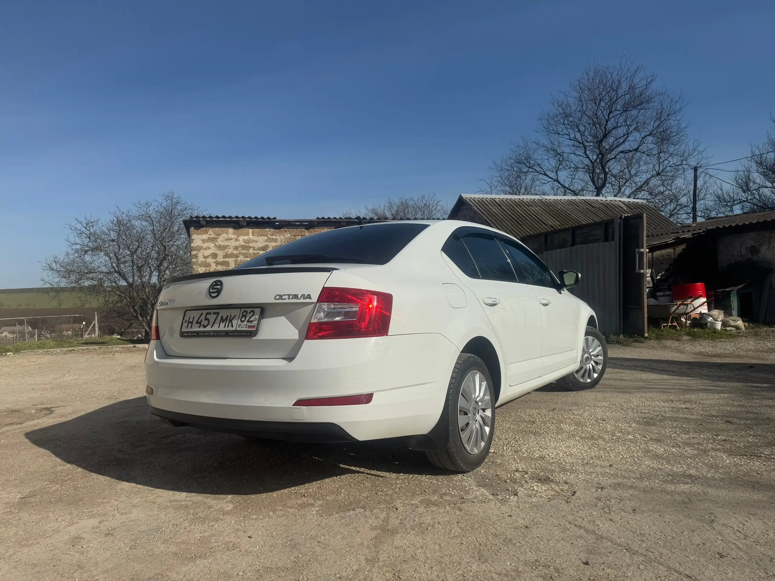 Шкода Октавия 2016 года 1.6 АКПП - Легковые автомобили (Авто) в Севастополь