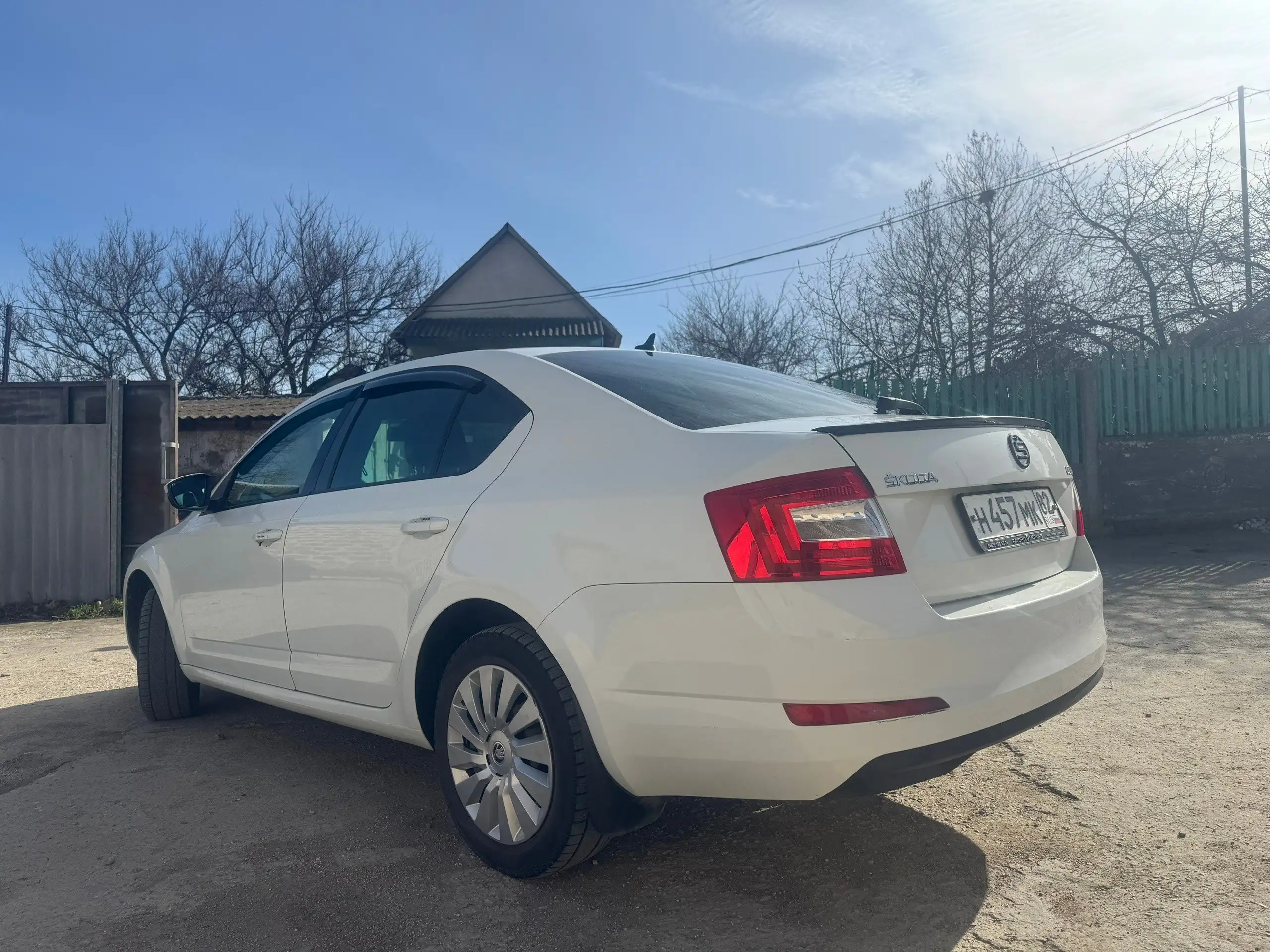 Шкода Октавия 2016 года 1.6 АКПП - Легковые автомобили (Авто) в Севастополь