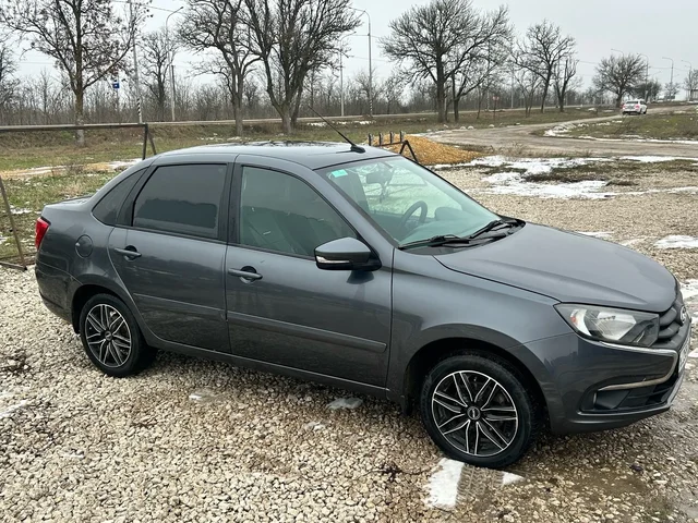 Продам Ладу Гранту 2018 года, комплектация Люкс - Легковые автомобили в Джанкой