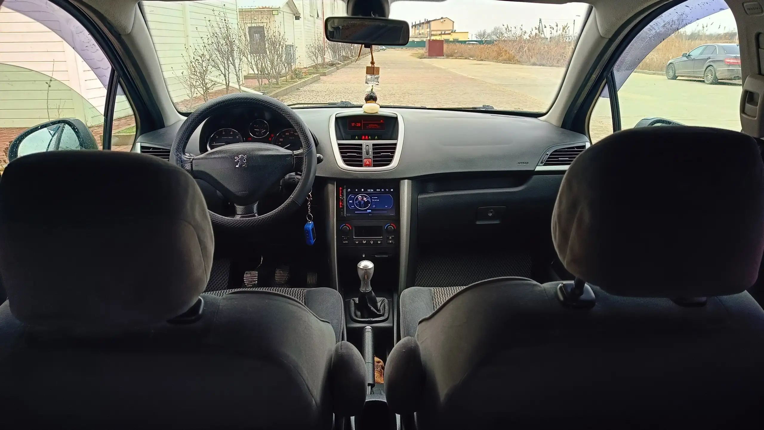 Продам Peugeot 207 1.4 МТ 2006 года - Авто в Севастополь