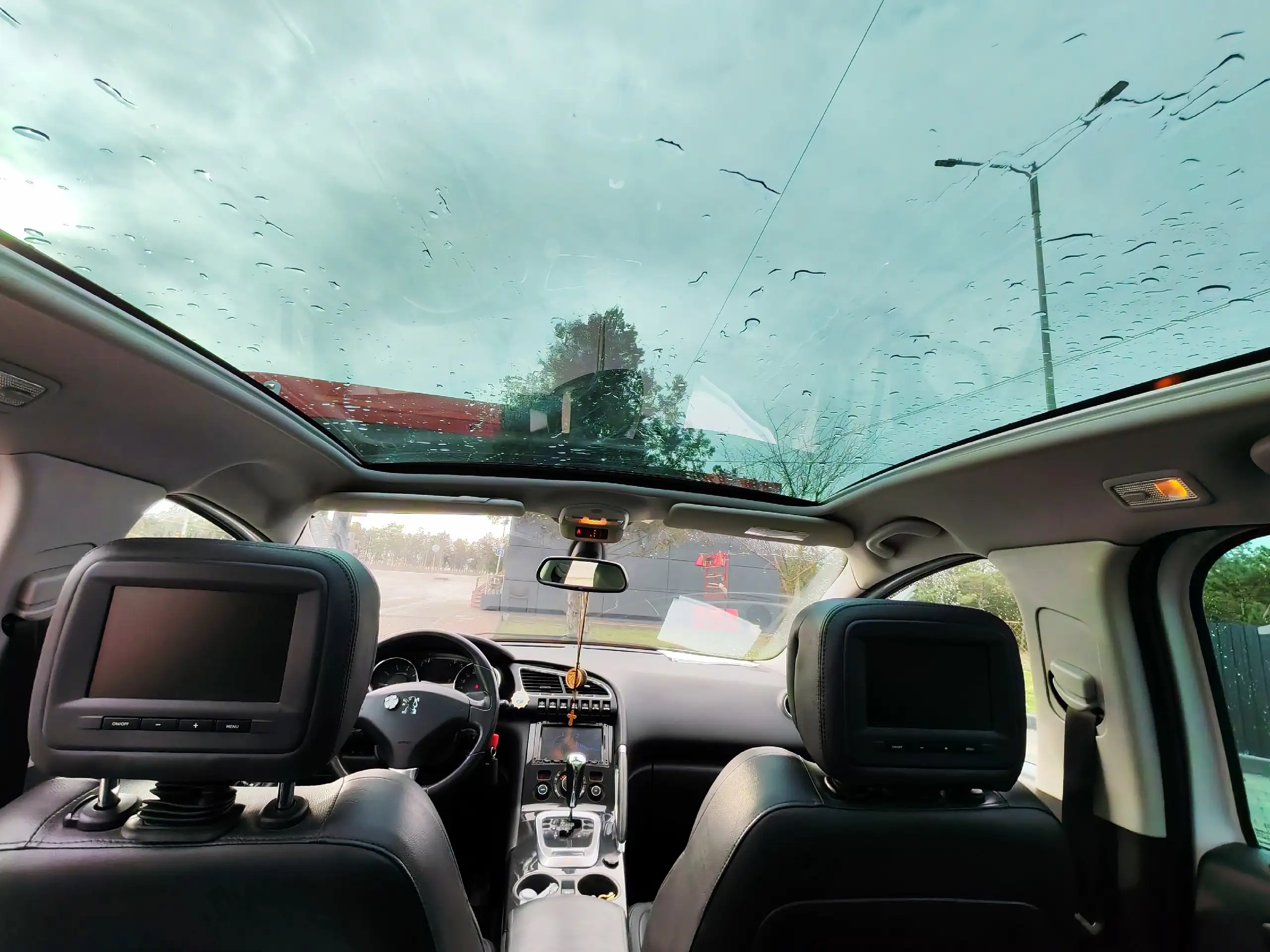 Продам автомобиль 2012 года 1.6 АКПП с пробегом 208 тыс км - Легковые автомобили (Авто) в Евпатория