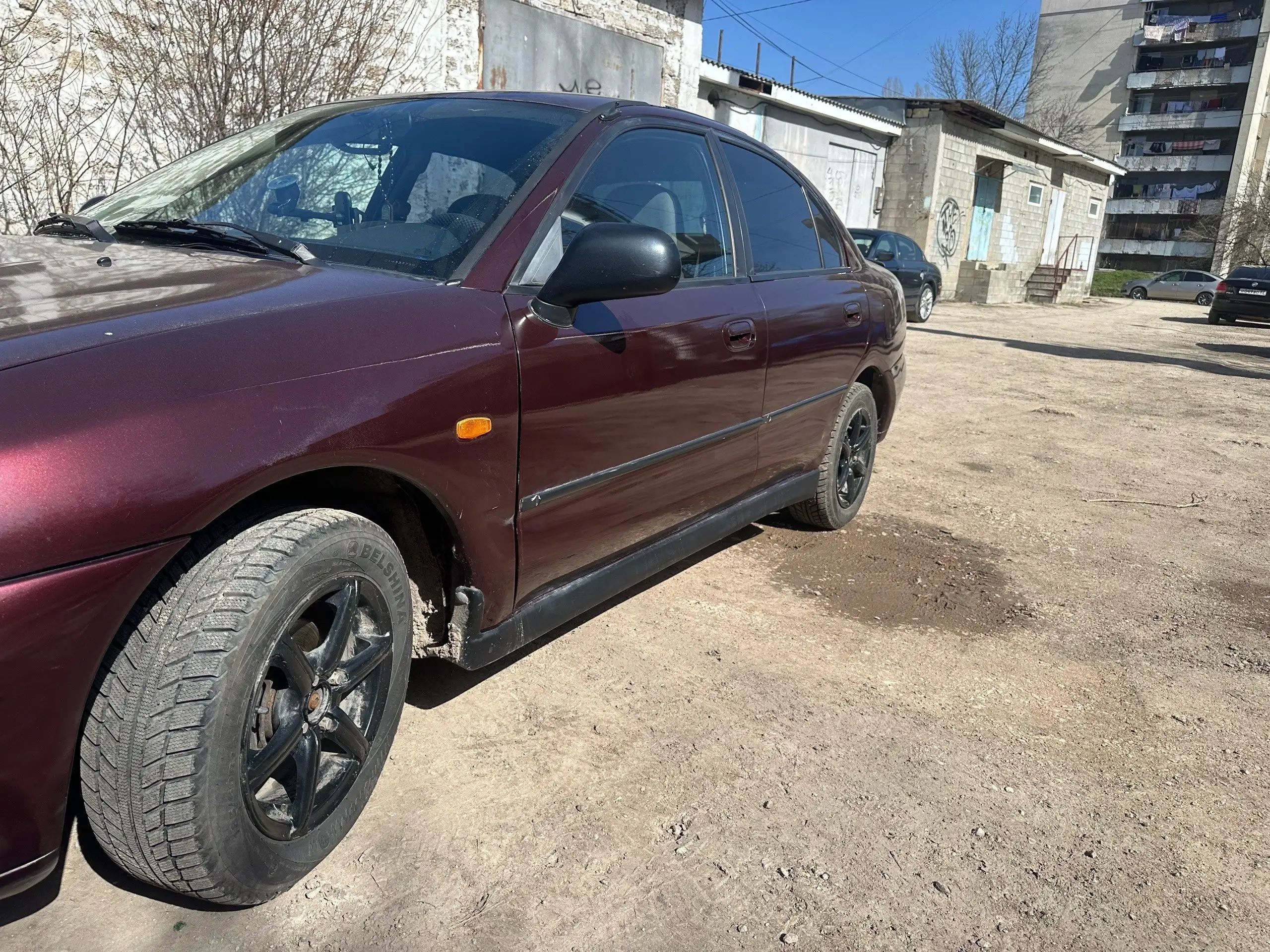 Mitsubishi Carisma 1997 года выпуска - Авто в Севастополь