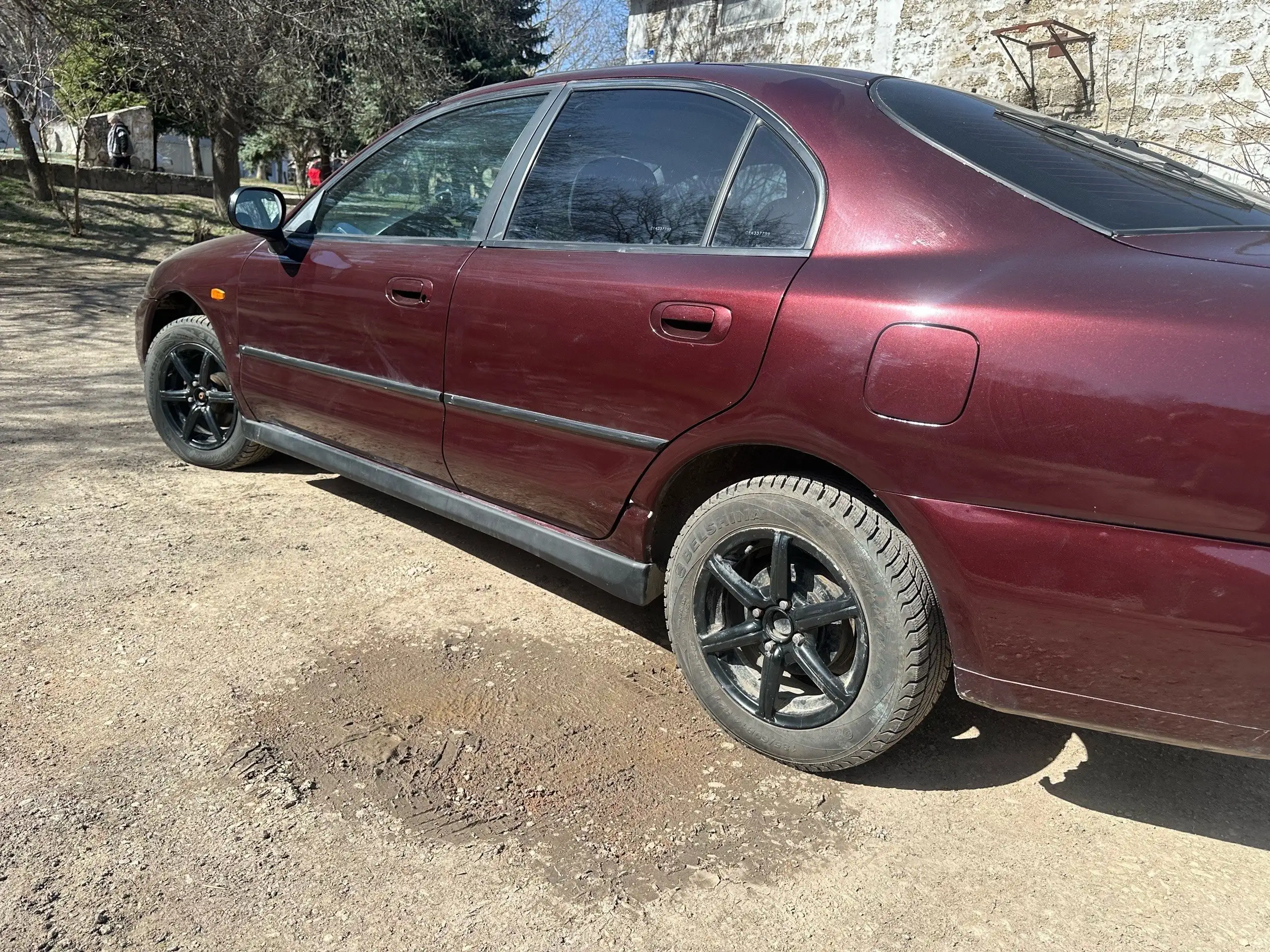 Mitsubishi Carisma 1997 года выпуска - Авто в Севастополь