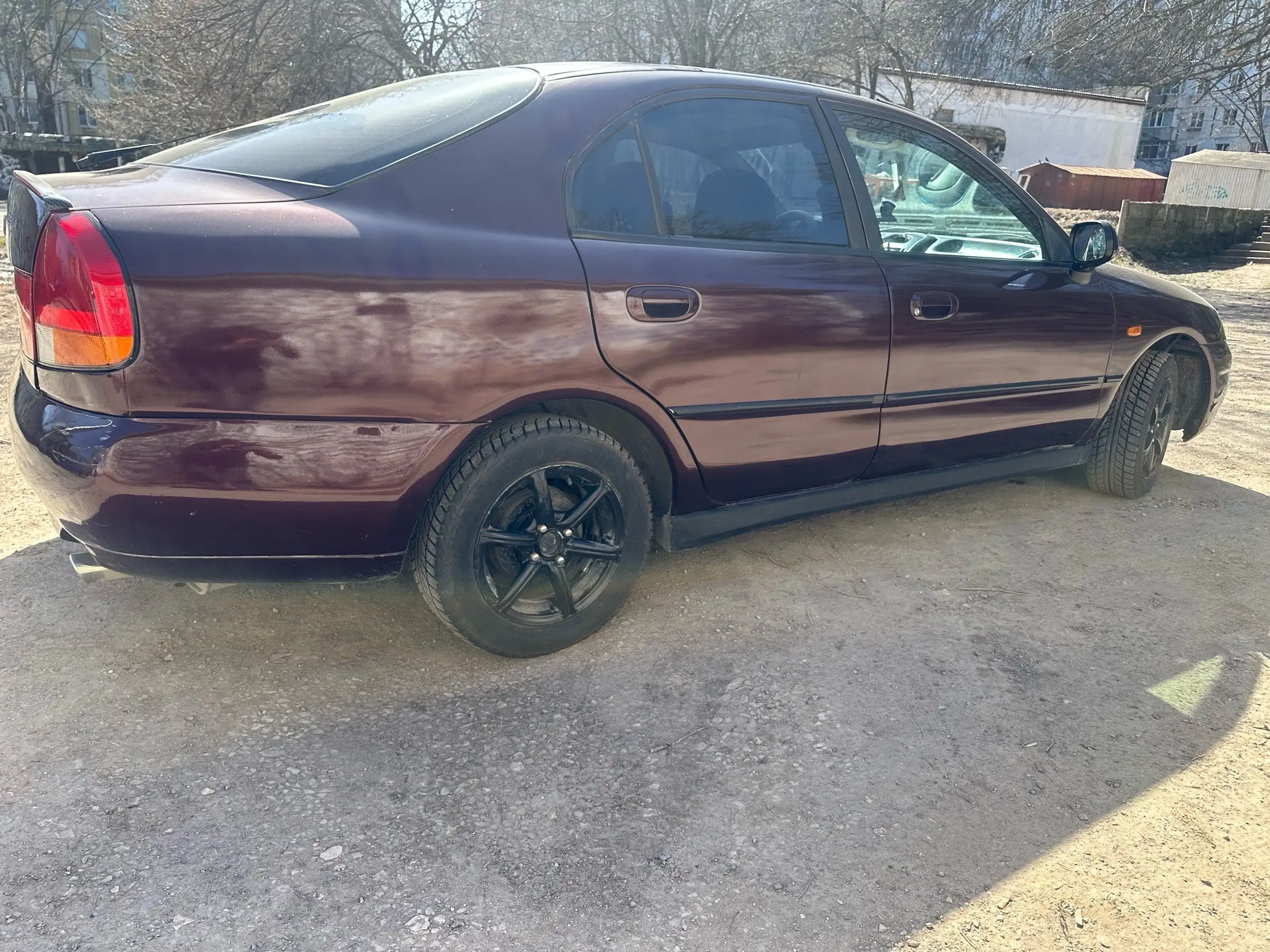 Mitsubishi Carisma 1997 года выпуска - Авто в Севастополь