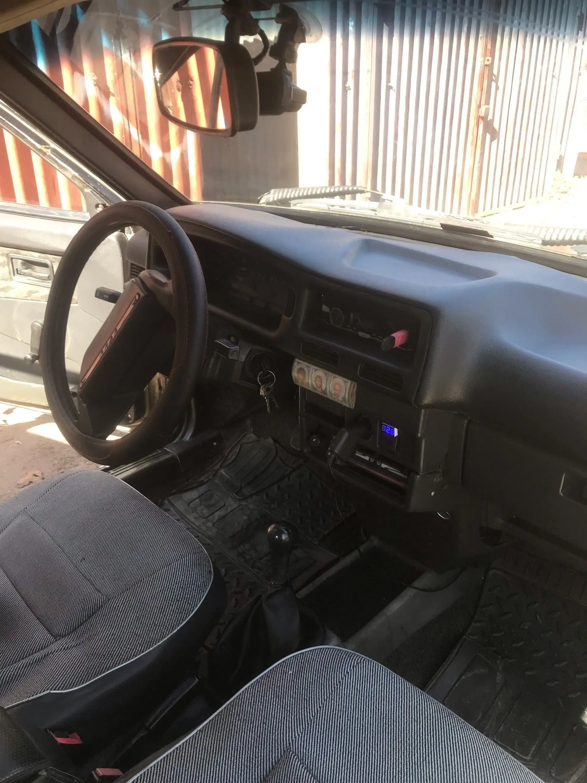 Продажа ВАЗ 2109 2001 года в Симферополе - Легковые автомобили (Авто) в Симферополь