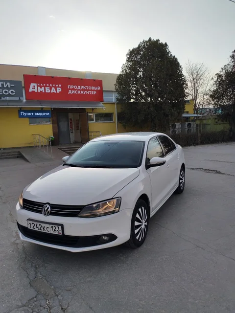 Продам автомобиль с двигателем 1.6 бензин, МКПП - частное объявление в Евпатория