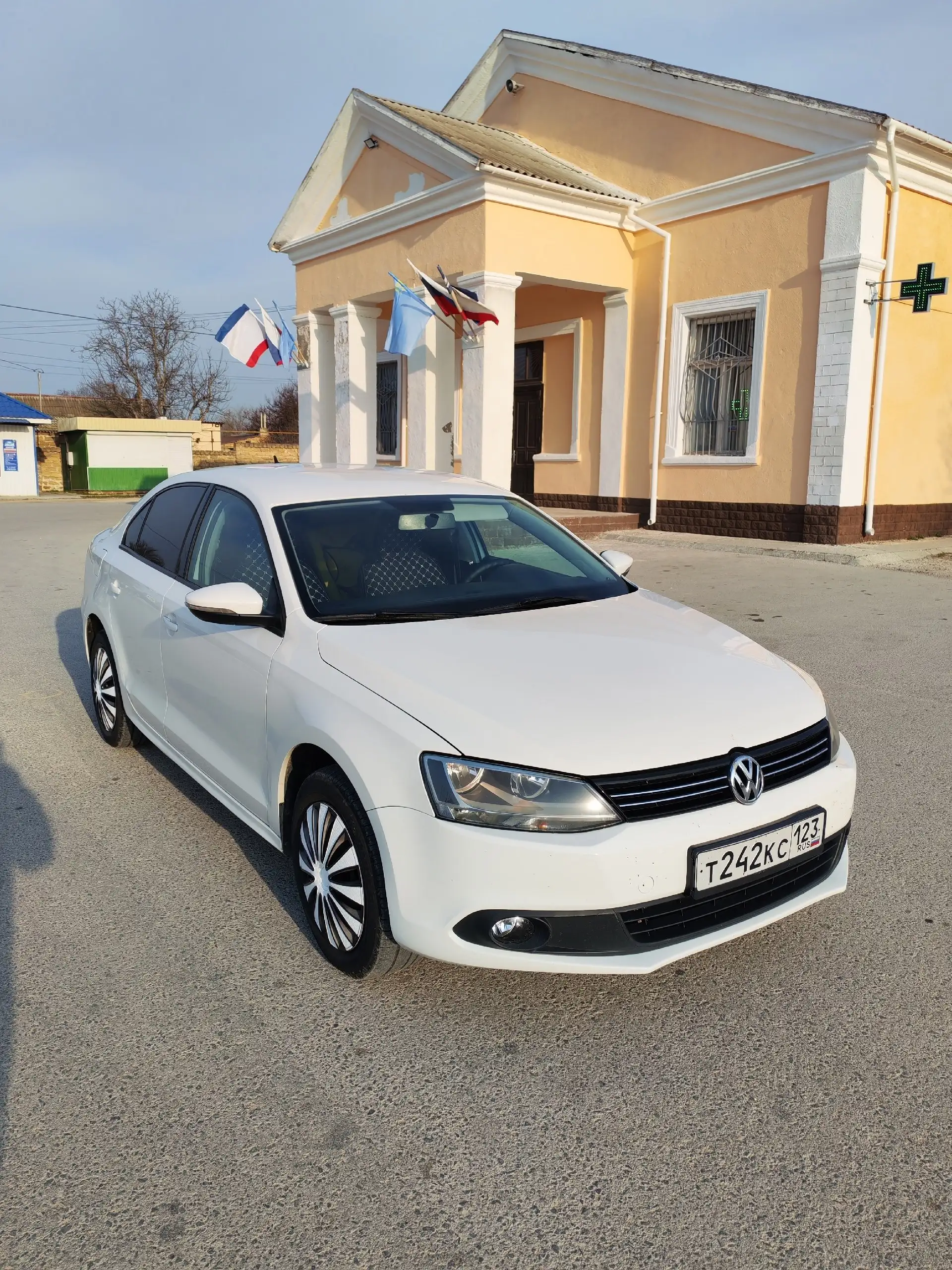 Продам автомобиль с двигателем 1.6 бензин, МКПП - Авто в Евпатория