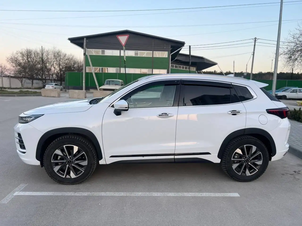 Продам компактный кроссовер EXEED LX 2023 года - Кроссоверы (Авто) в Симферополь