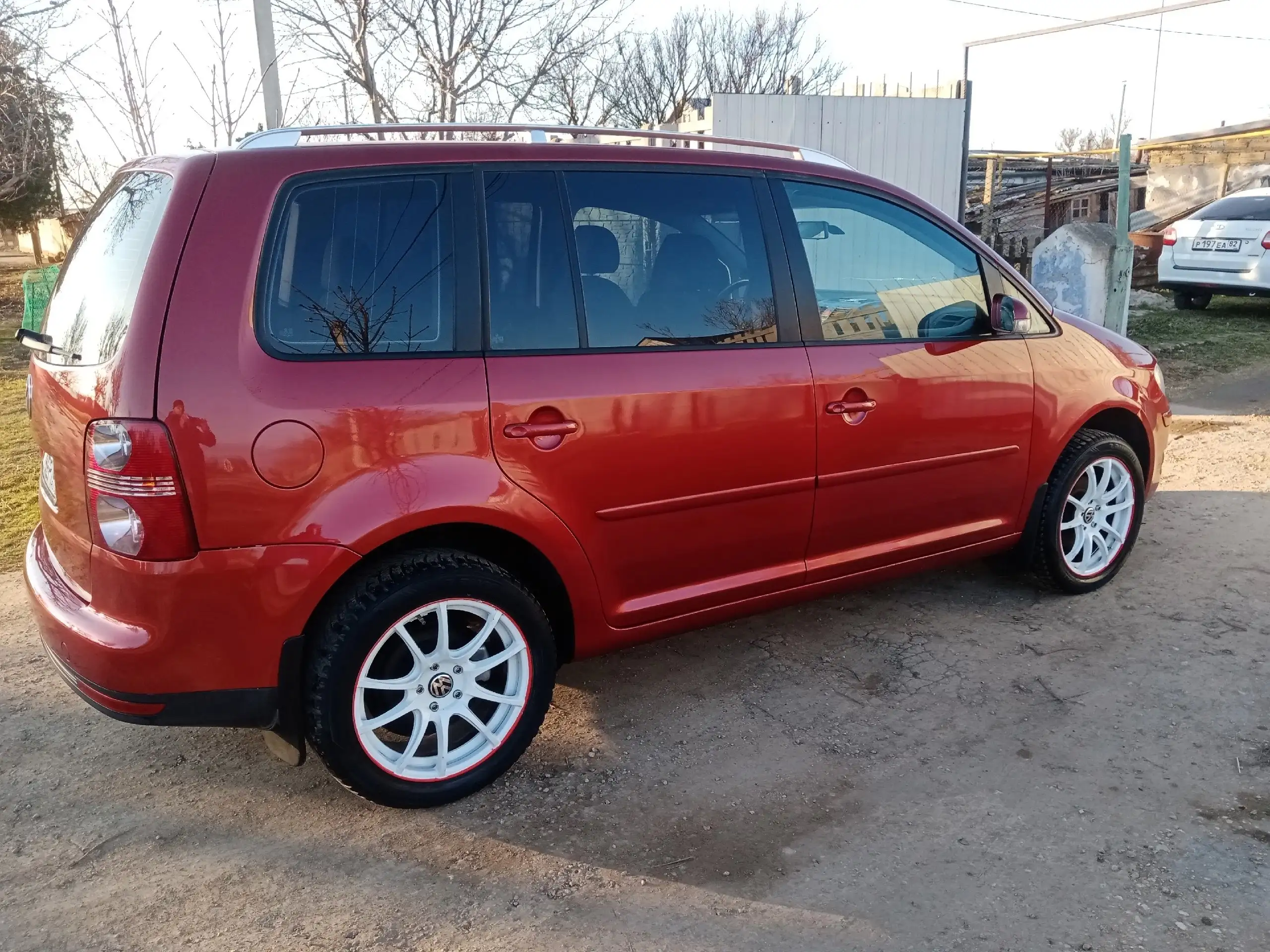 Volkswagen Touran 1.9 TDI 2007 года - Авто в Славное