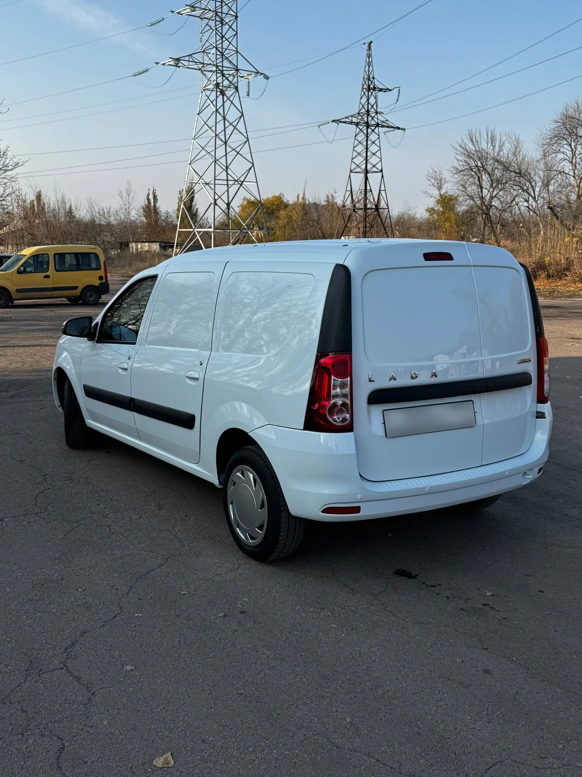 Продам LADA Largus 2021 года - Легковые автомобили (Авто) в Севастополь