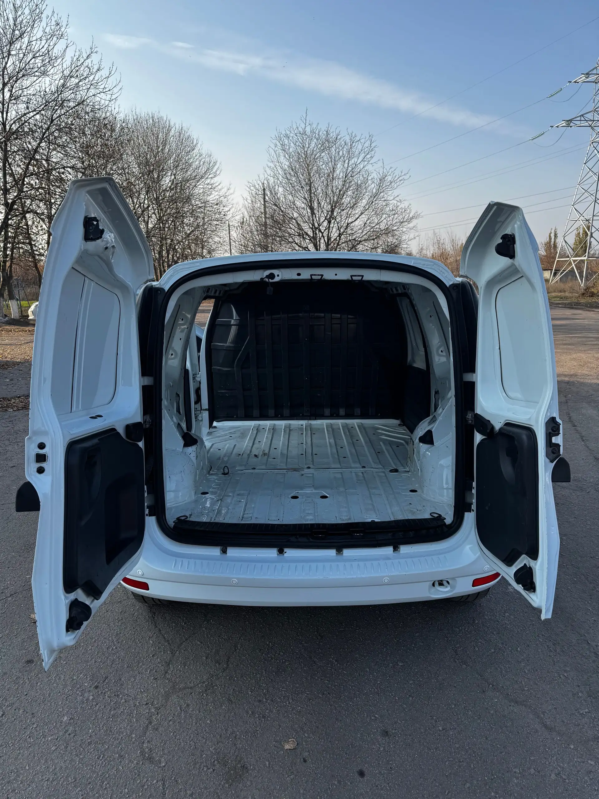 Продам LADA Largus 2021 года - Легковые автомобили (Авто) в Севастополь