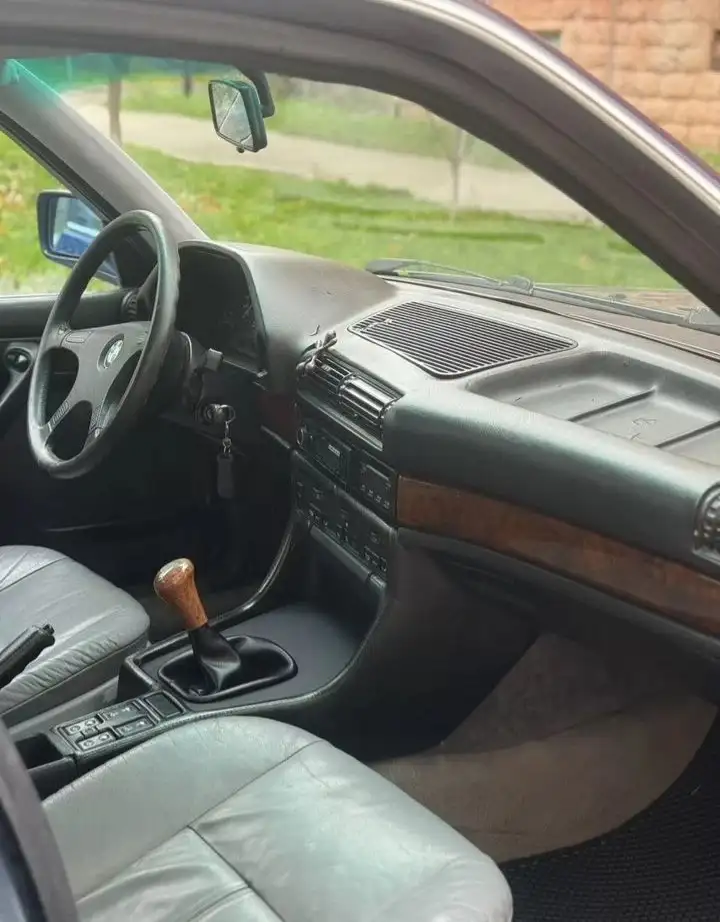 Продажа БМВ Е32 1991 года выпуска - Легковые автомобили (Авто) в Симферополь