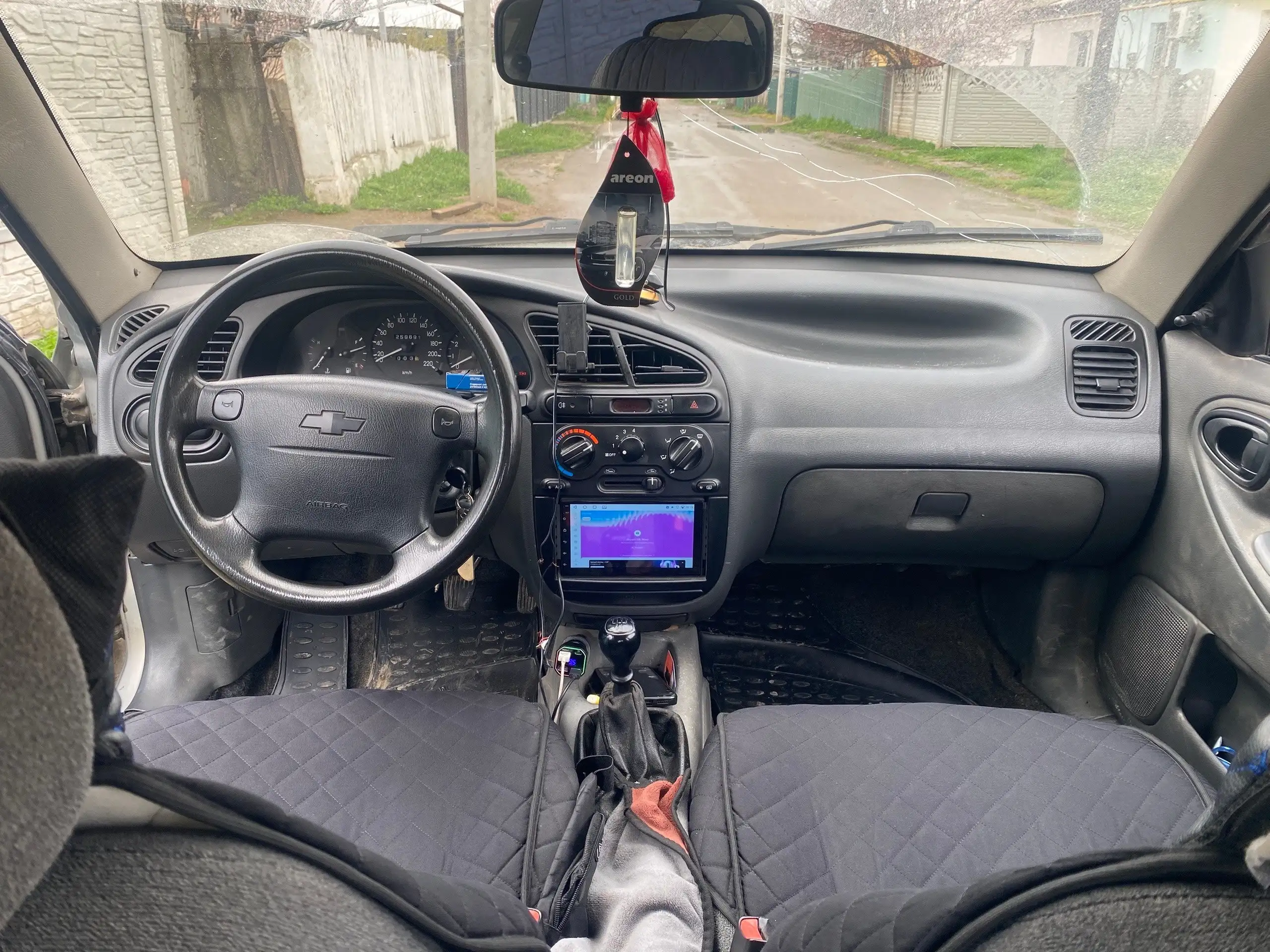 Продам технику в хорошем состоянии с рабочим кондиционером - Авто в Севастополь