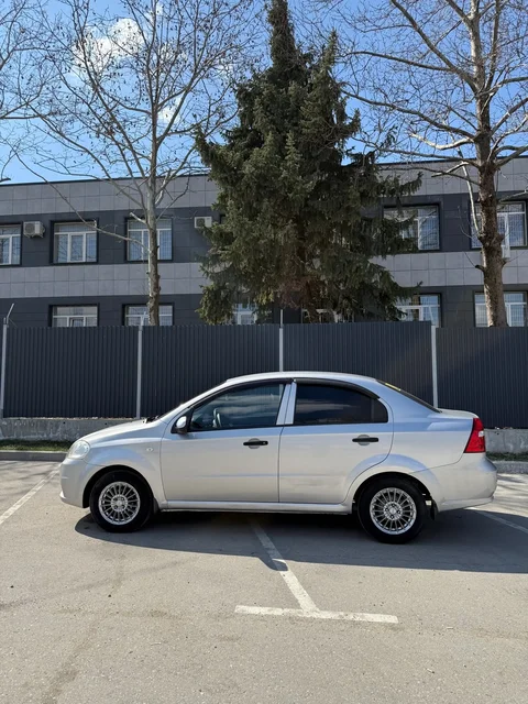 Продажа Chevrolet Aveo в отличном состоянии - Грузовики в Симферополь