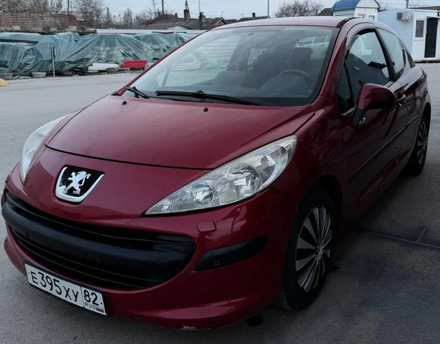 Продам автомобиль - Грузовики в Симферополь