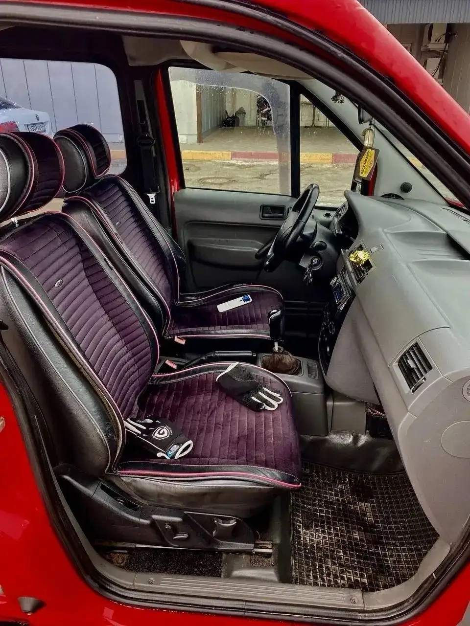 Ford Transit Connect 2006 года выпуска 1.8 TDI - Грузопассажирские (Авто) в Геническ