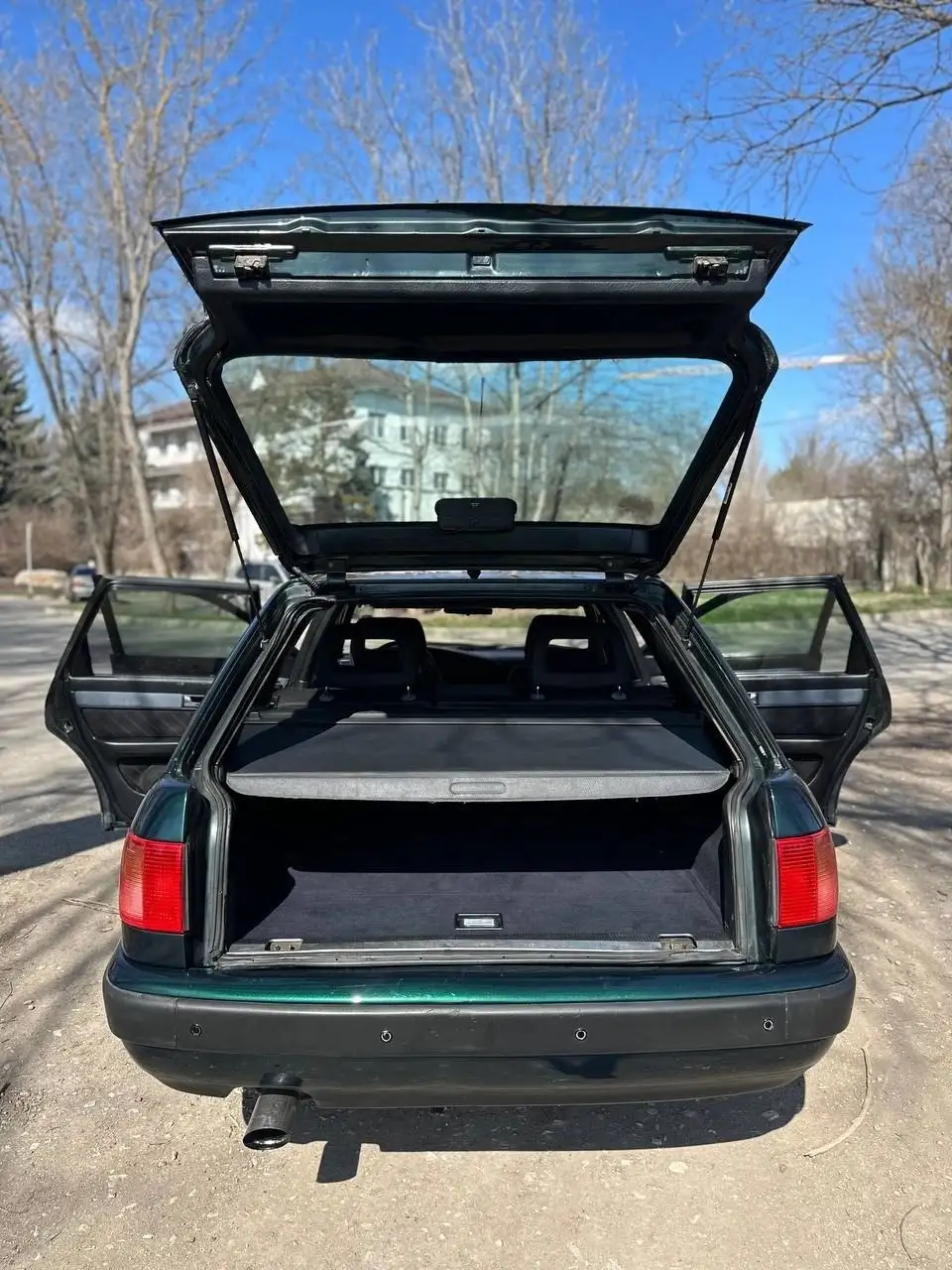 Продам Audi 100 1991 года выпуска 2.3 л - Легковые автомобили (Авто) в Симферополь