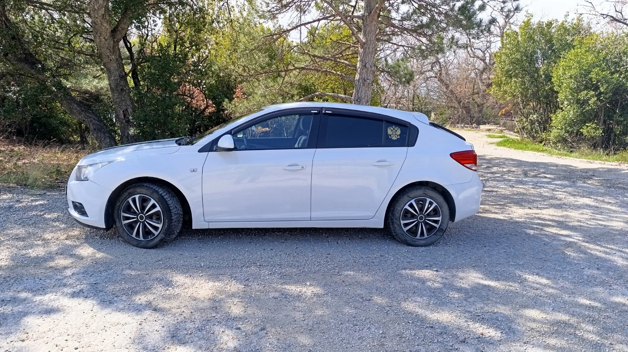 Продам Chevrolet Cruze 2012 года с новым двигателем - Легковые автомобили (Авто) в Ялта