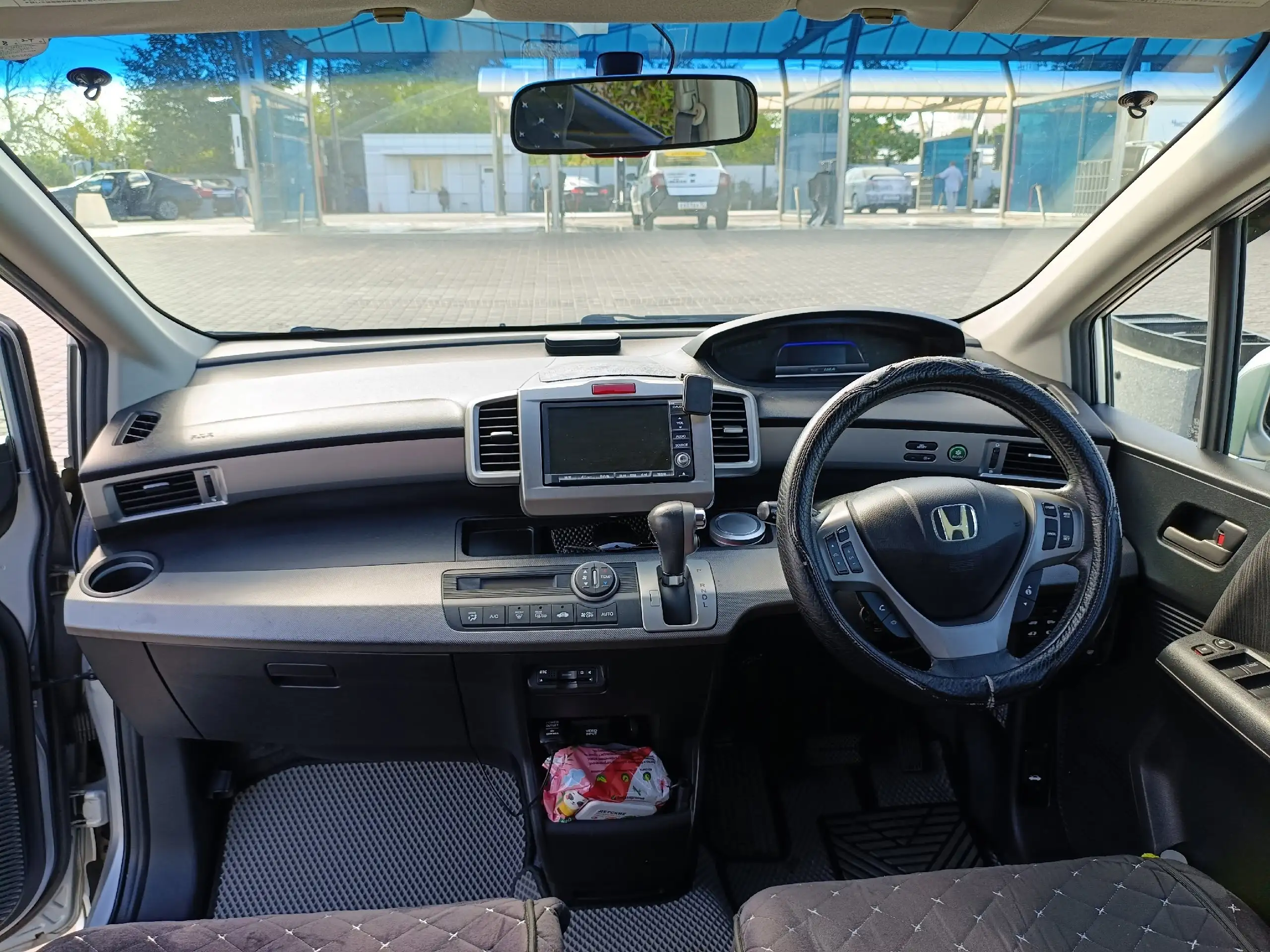 Продается Honda Freed Hybrid 2011 года из Японии - Минивэны (Авто) в Севастополь