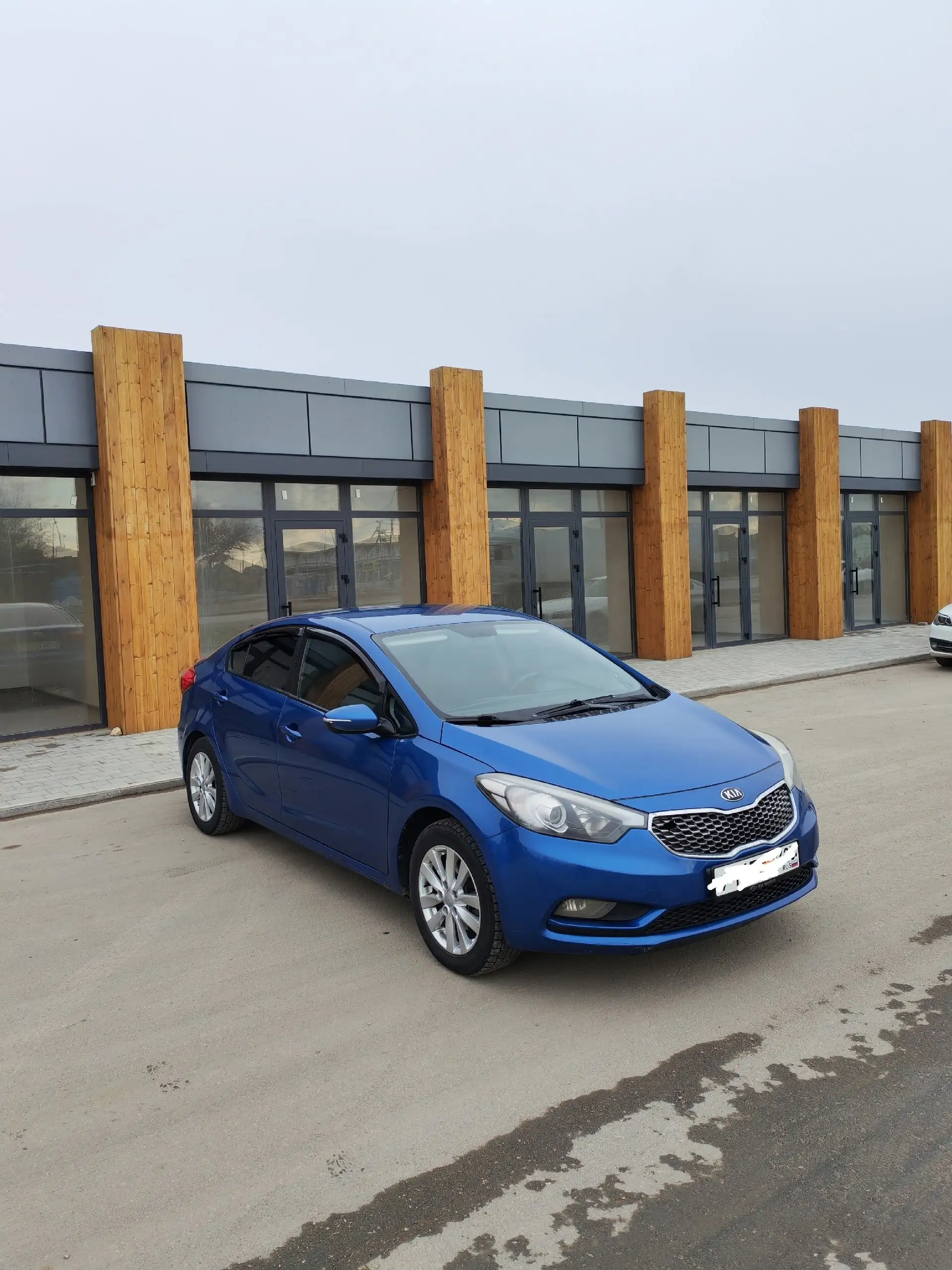 Продам автомобиль 2013 года, 1.6 МКПП, пробег 220 тыс. км - Авто в Евпатория