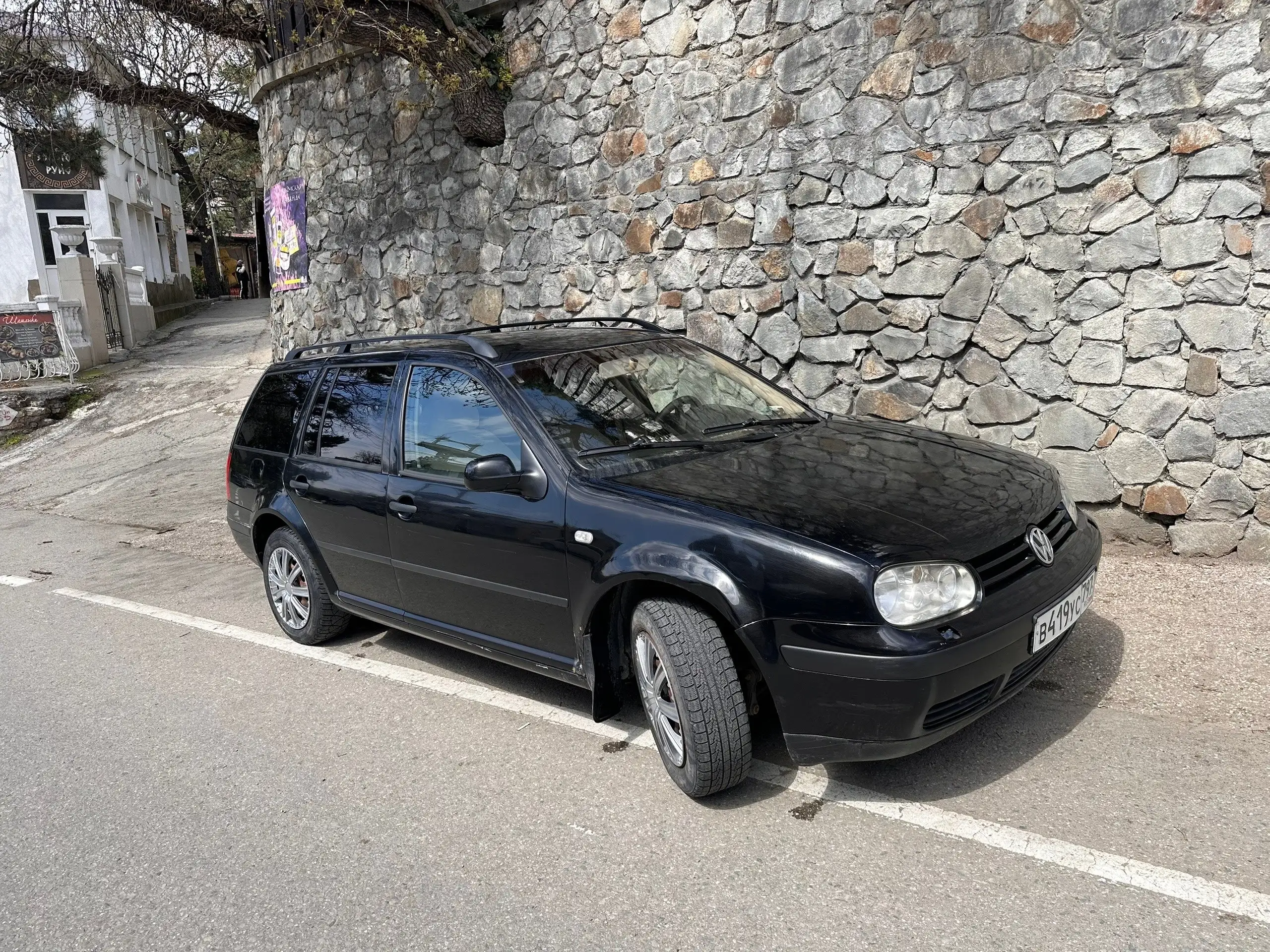 Volkswagen Golf 2003 универсал 1.4 бензин механика - Легковые автомобили (Авто) в Ялта