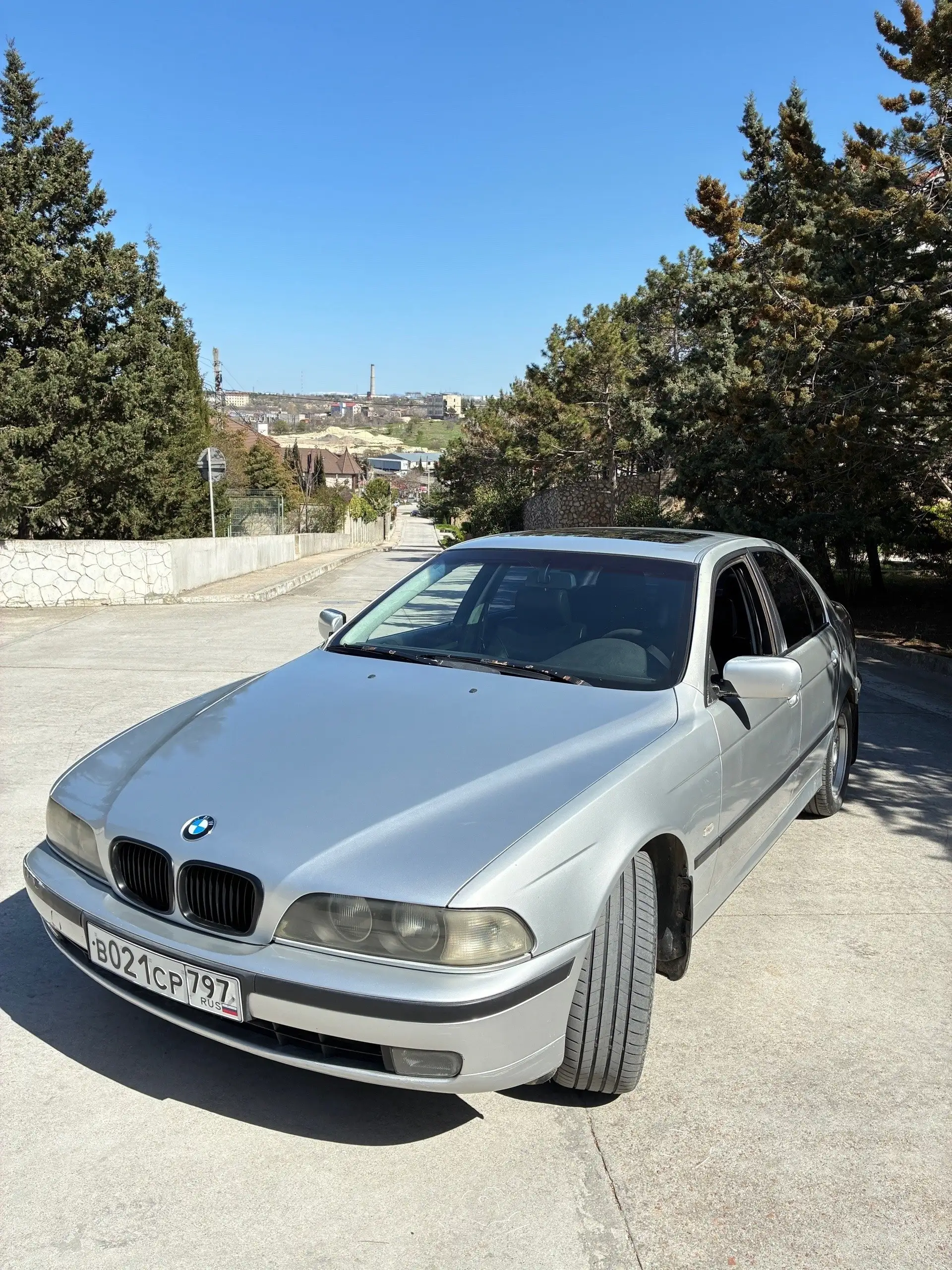 BMW e39 523i 2000 года - Авто в Севастополь