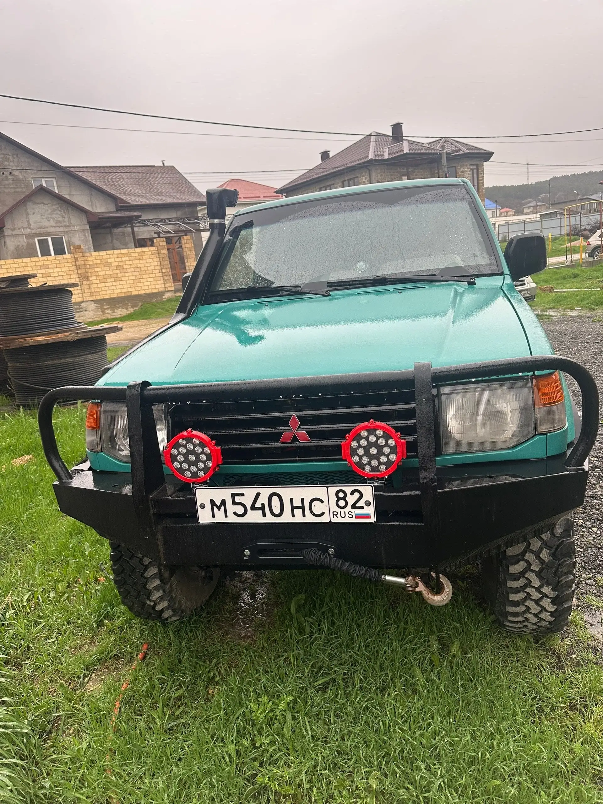 Продажа автомобиля 1993 г.в. 3.0 л, покрашен в раптор, с капитальным ремонтом двигателя - Авто в Симферополь