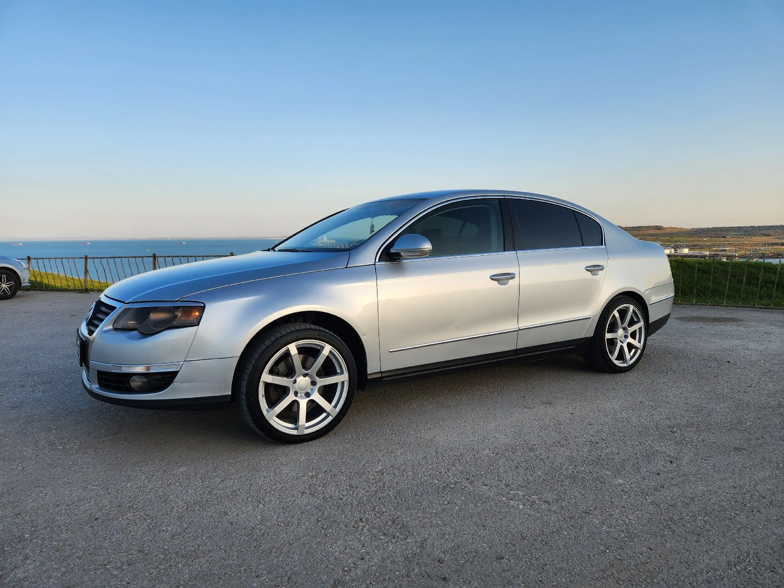 Volkswagen Passat B6 2007 - Легковые автомобили (Авто) в Керчь