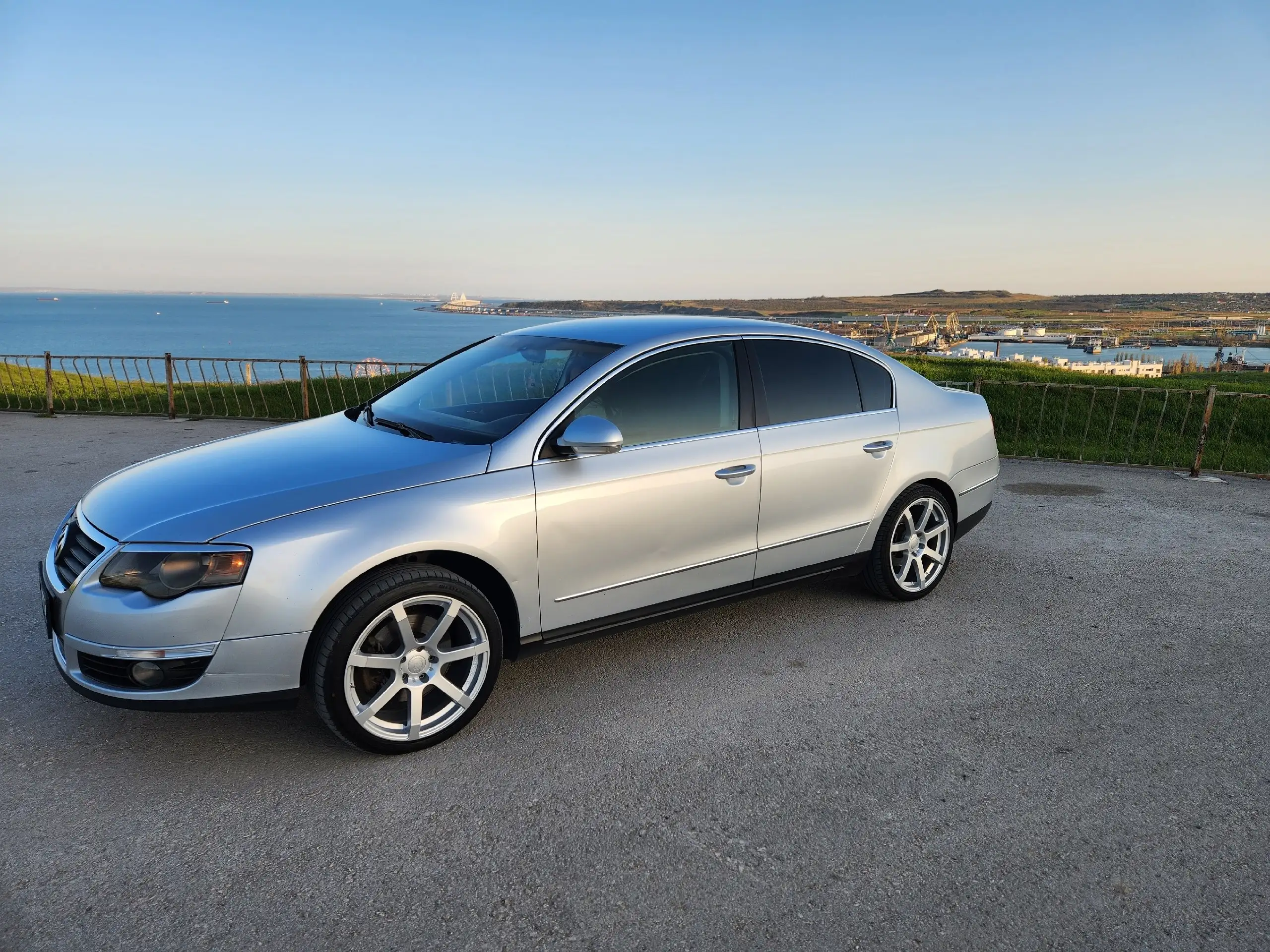 Volkswagen Passat B6 2007 - Легковые автомобили (Авто) в Керчь