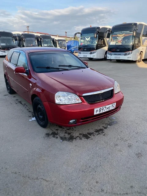 Chevrolet Lacetti 2007 в хорошем состоянии - Volkswagen Touareg в Симферополь