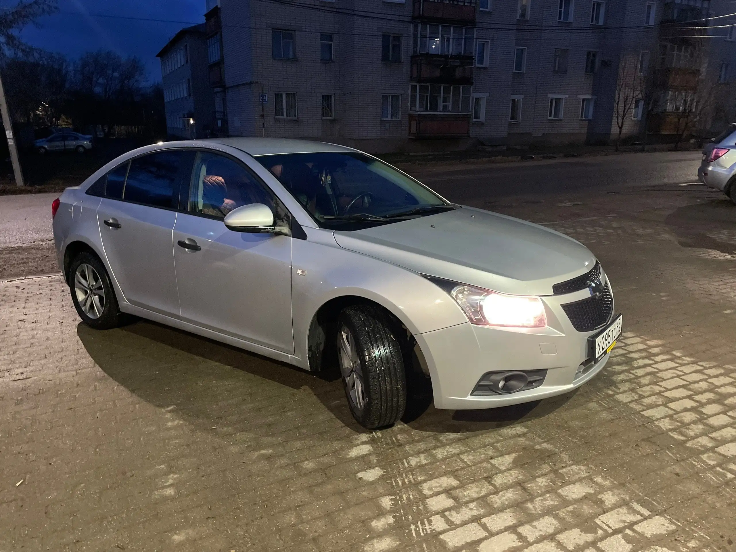 Chevrolet Cruze 1.6 AT 2012 - Легковые автомобили (Авто) в Евпатория