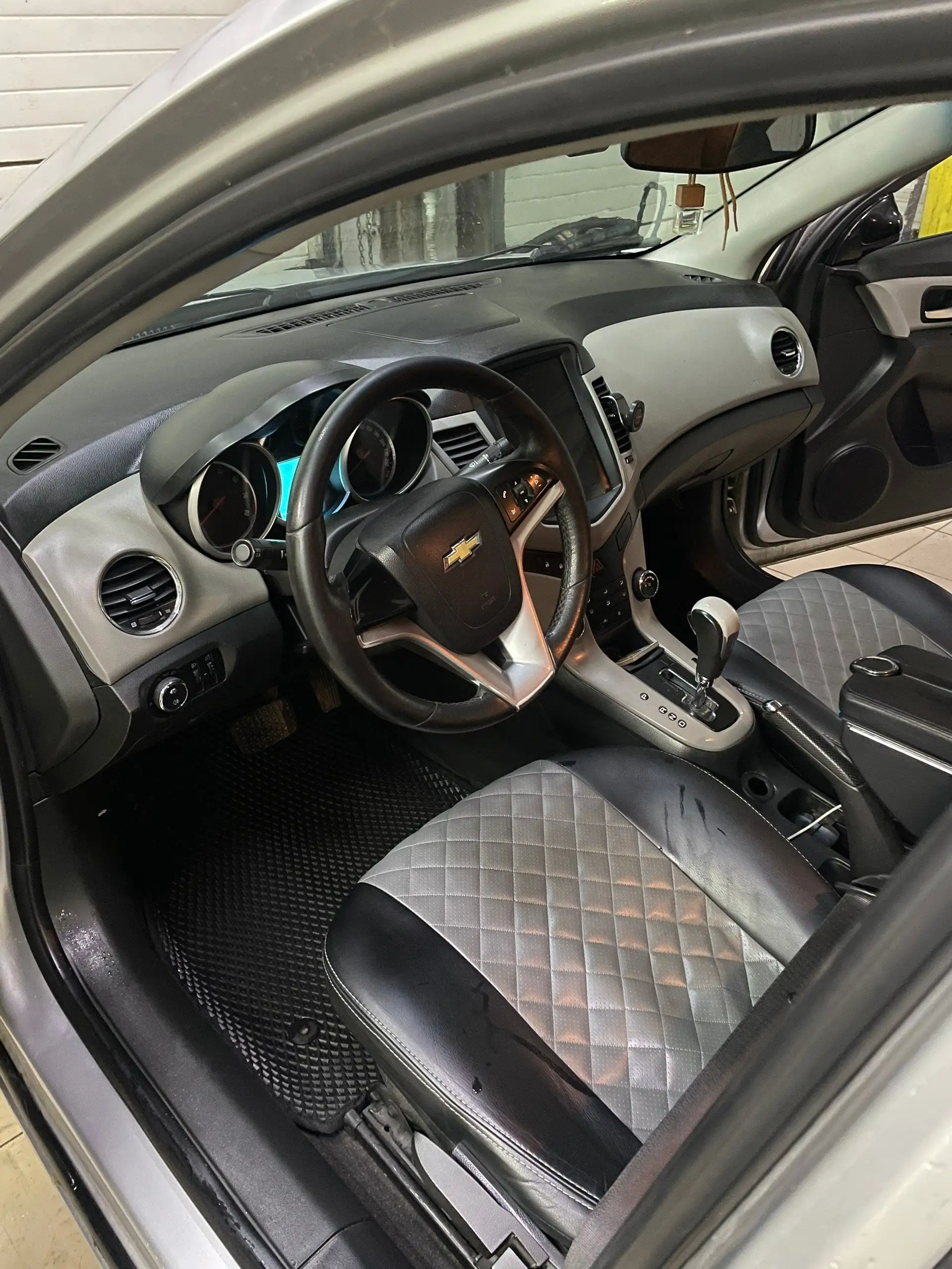 Chevrolet Cruze 1.6 AT 2012 - Легковые автомобили (Авто) в Евпатория