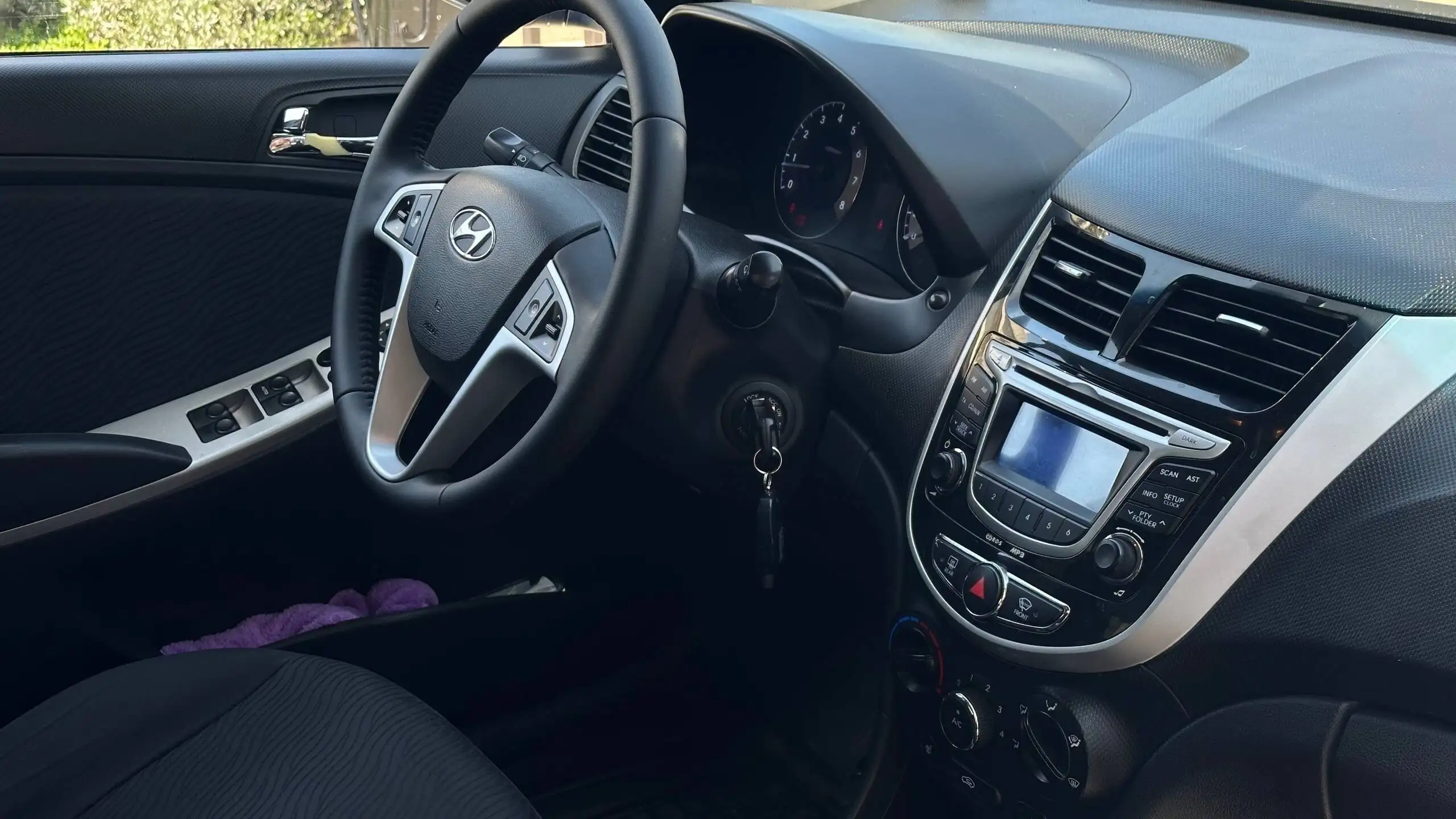 Hyundai Solaris 2012 - Hyundai Solaris (Авто) в Симферополь