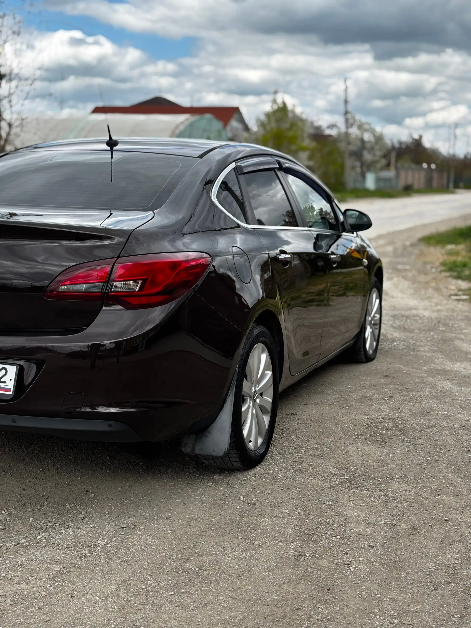Опель Астра J 2013 1.6 AT - Авто в Нижнегорский