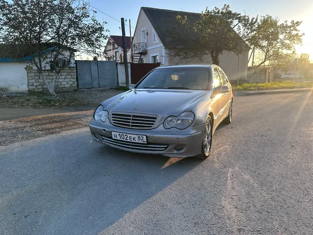 Mercedes C180 (W203) 2004 - частное объявление в Севастополь