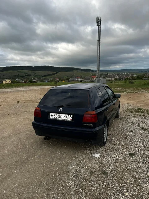 Volkswagen Golf 3 1997 - Шины и диски в Строгоновка
