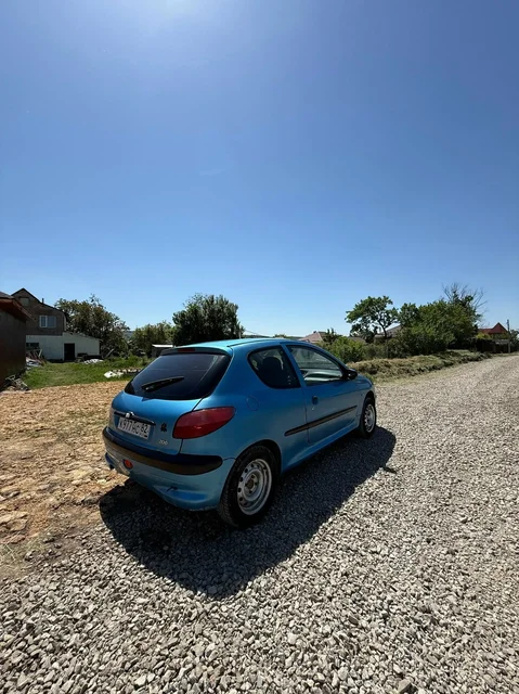 Продам Peugeot 206 - Транспорт в Симферополь