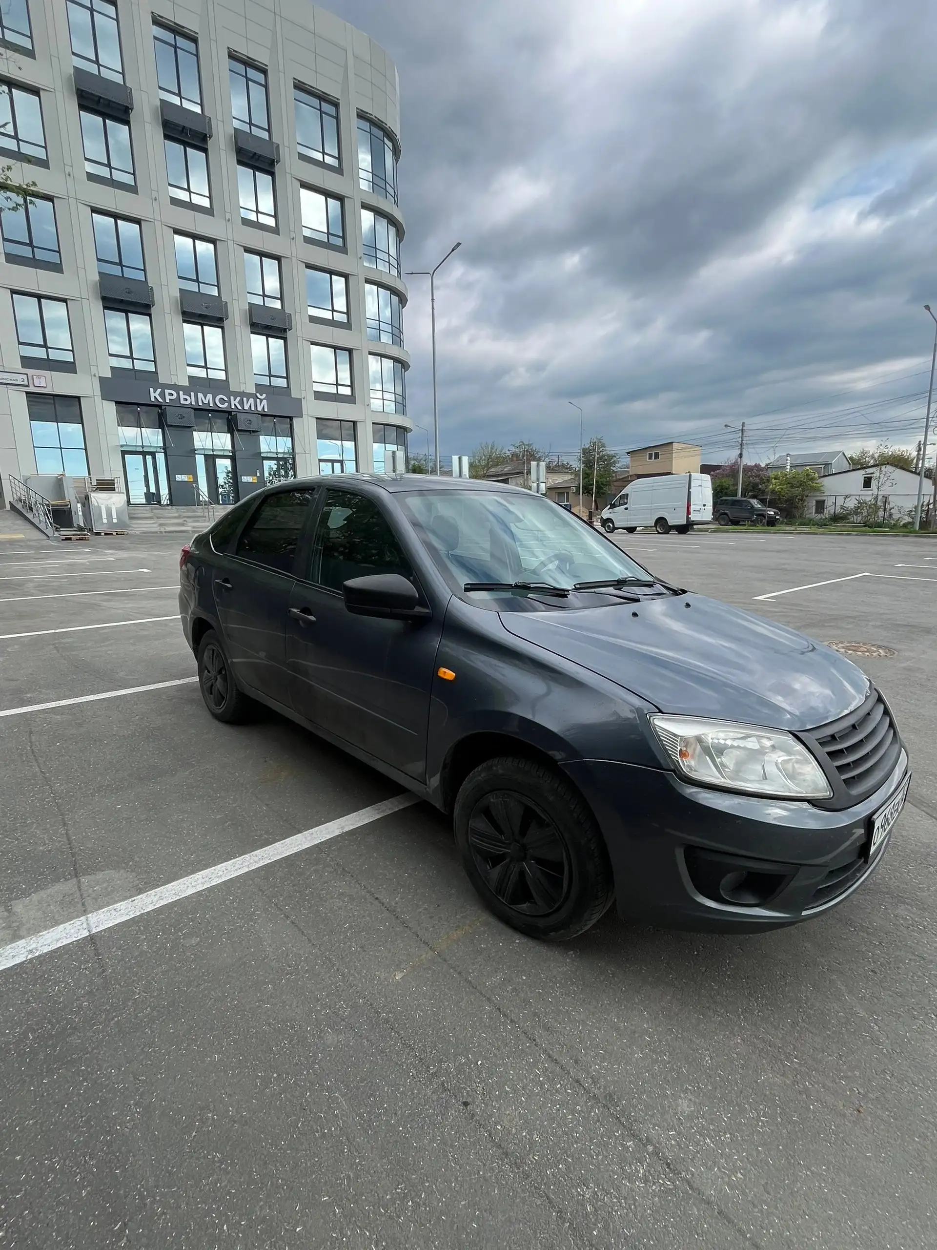 Продажа Лада Гранта хетчбэк 2016 - Легковые автомобили (Авто) в Симферополь