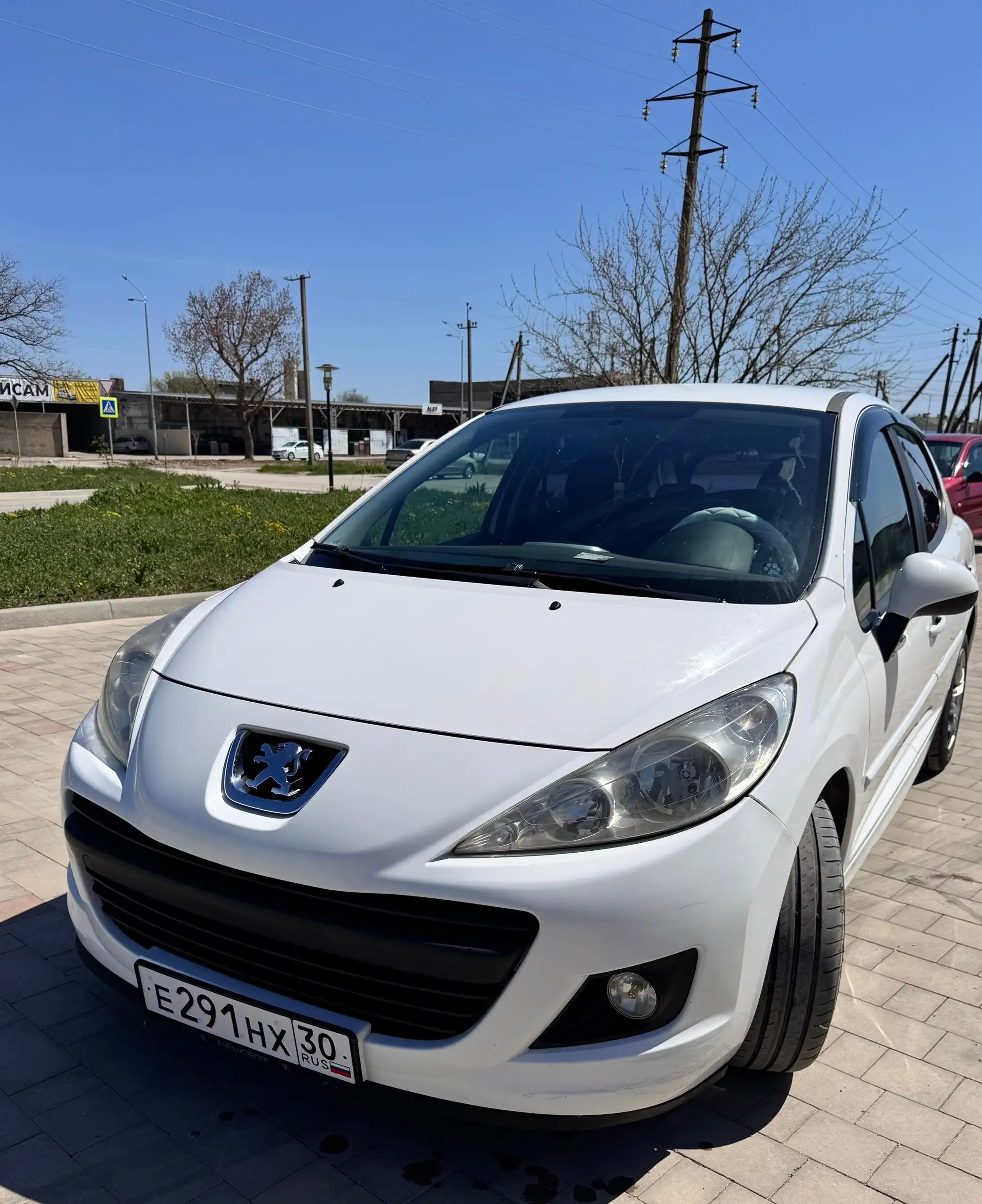 Peugeot 207 1.4 2010 - Легковые автомобили (Авто) в Евпатория