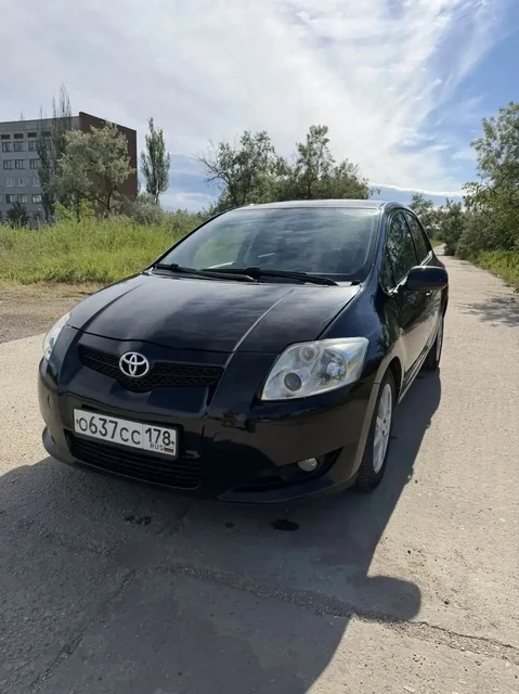 Toyota Auris 1.6 Автомат - частное объявление в Керчь