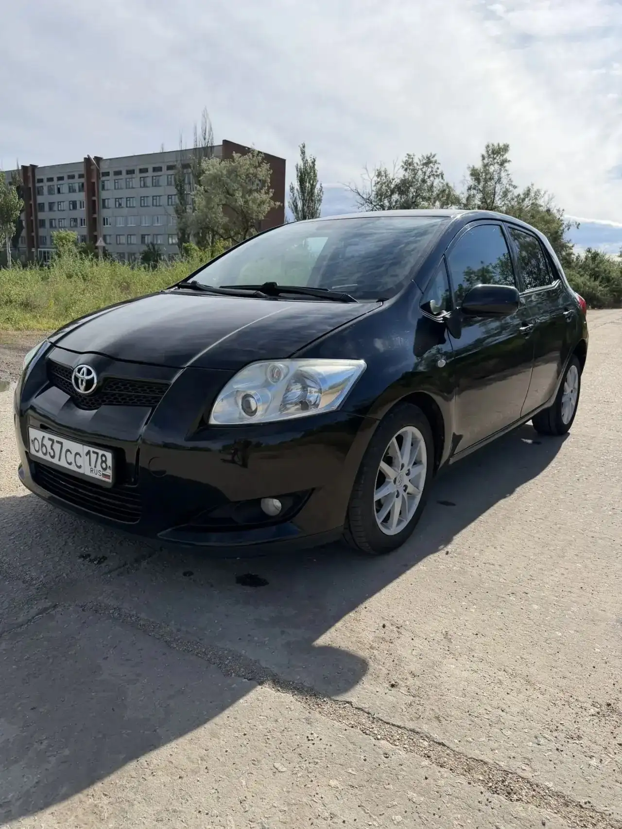 Toyota Auris 1.6 Автомат - Легковые автомобили (Авто) в Керчь