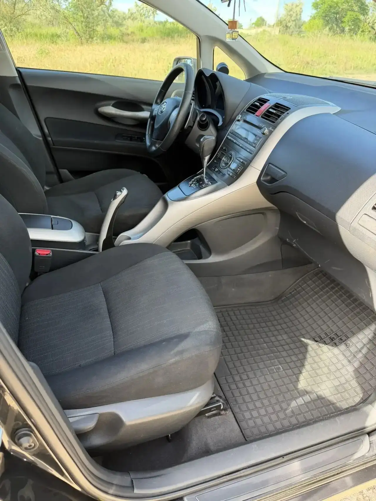Toyota Auris 1.6 Автомат - Легковые автомобили (Авто) в Керчь