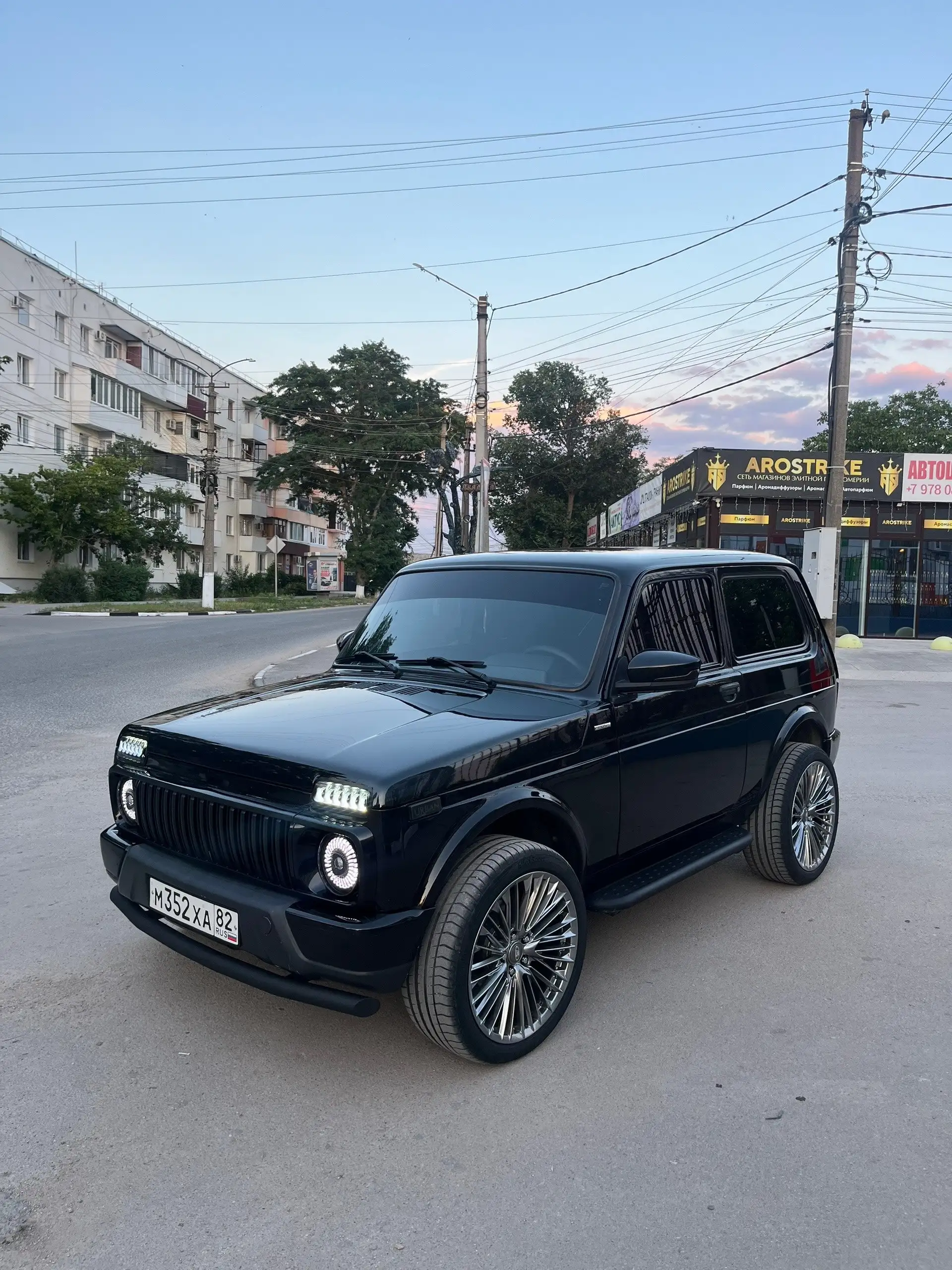 Продажа авто 2019 г. с двумя комплектами колес - Легковые автомобили (Авто) в Неизвестно